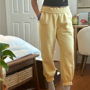 Trendy oversized yellow comfrt sweatpants